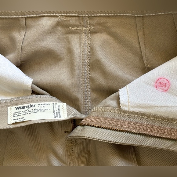 Wrangler 100% cotton chinos high rise pants. 4x32 USA made. - Picture 3 of 5